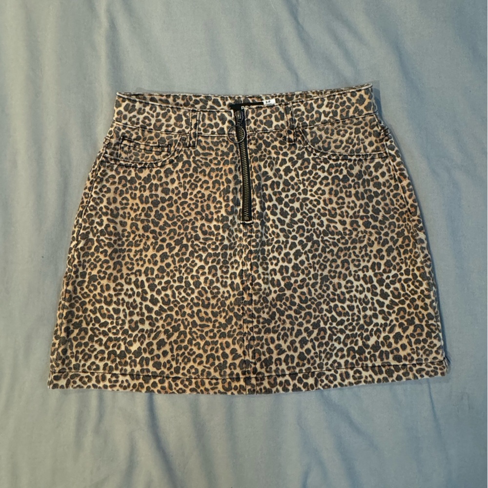 BDG Cheetah Print Jean Skirt, great condition!